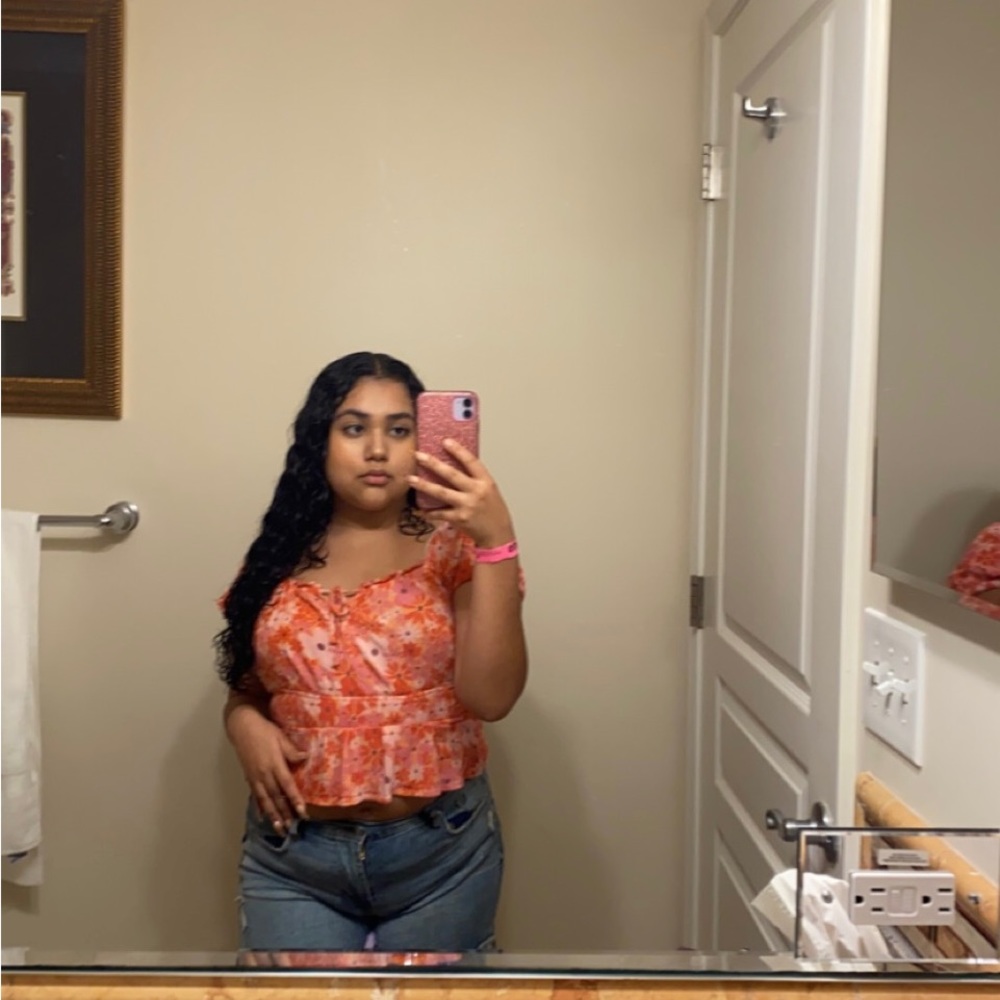 Meet your Posher, Sarah a.